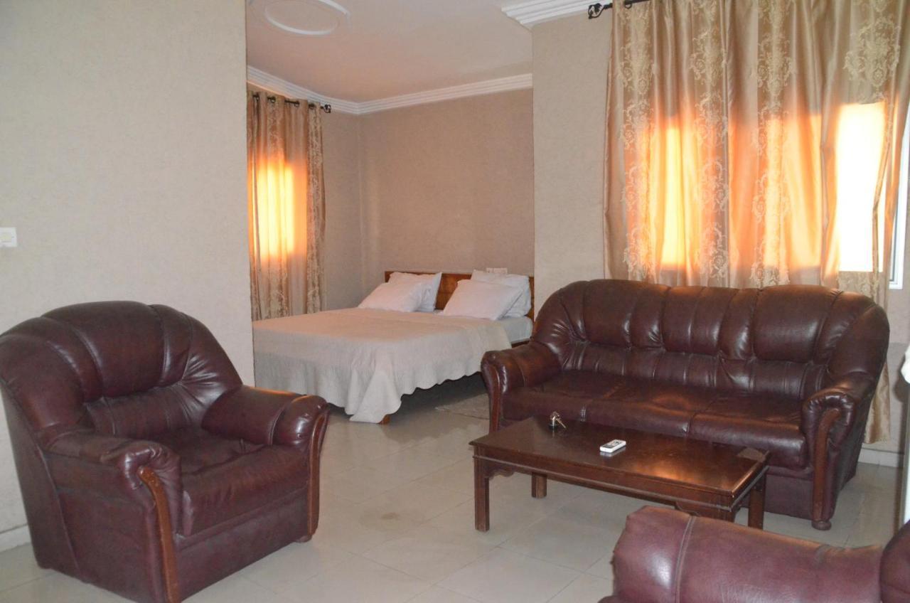 Hotel Ambassadors Ломе Экстерьер фото
