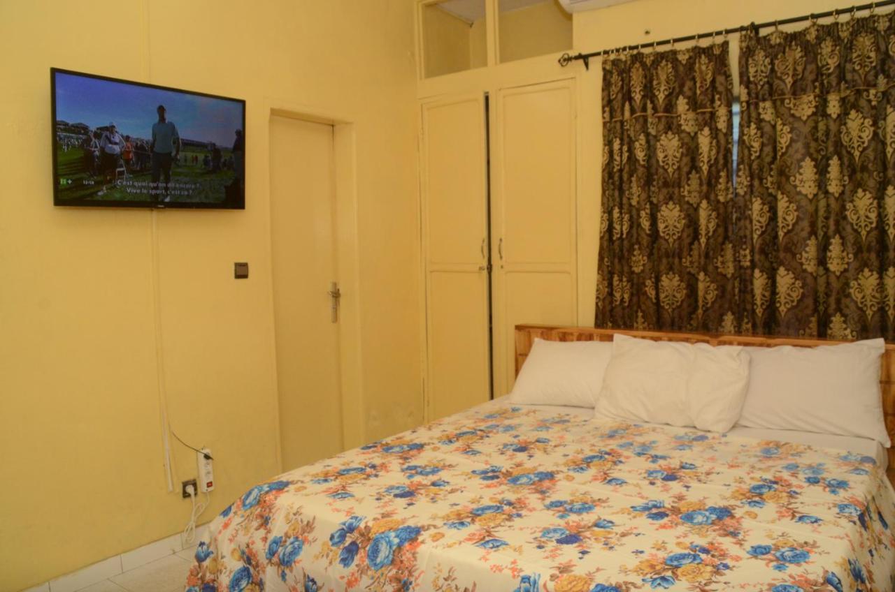 Hotel Ambassadors Ломе Экстерьер фото